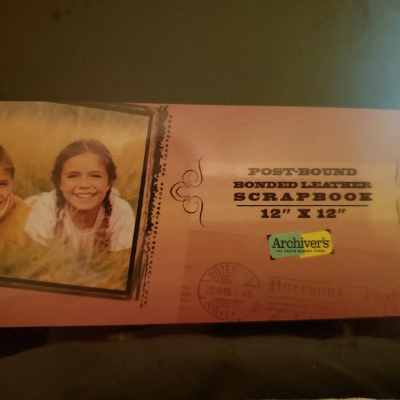 Archivers 12x12 Post bound scrapbook - Picture 7 of 7